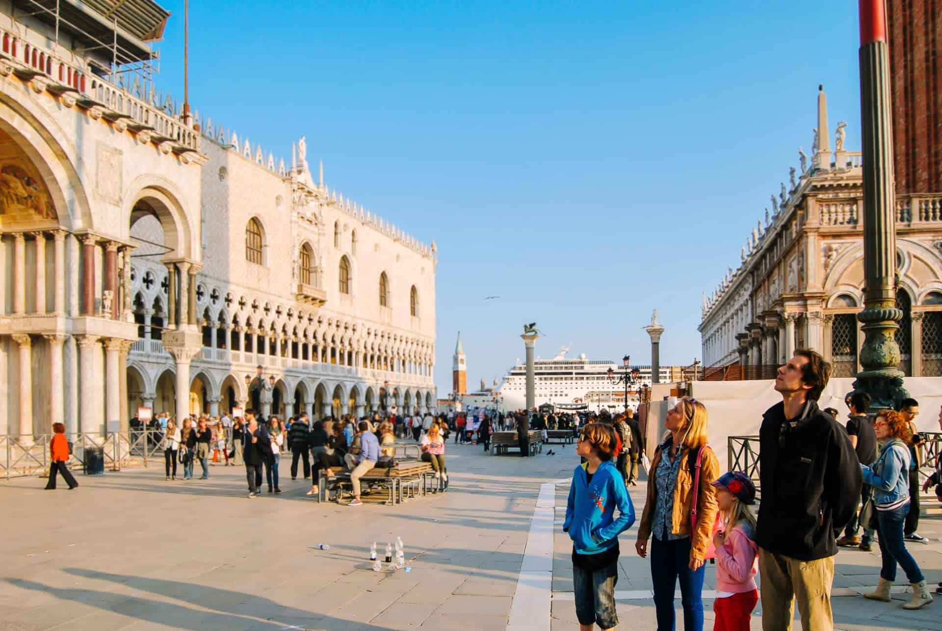 place saint marc venise en famille place saint marc venise en famille